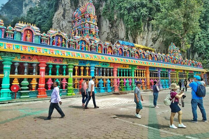 Kuala Lumpur Grand Full Day Guided Tour with 25 Attractions (SIC)