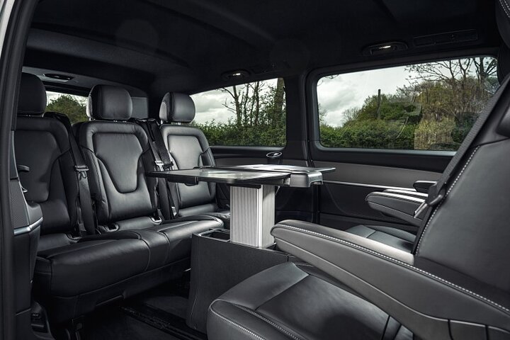 Private Transfer: Brandenburg Airport BER to Berlin by Luxury Van