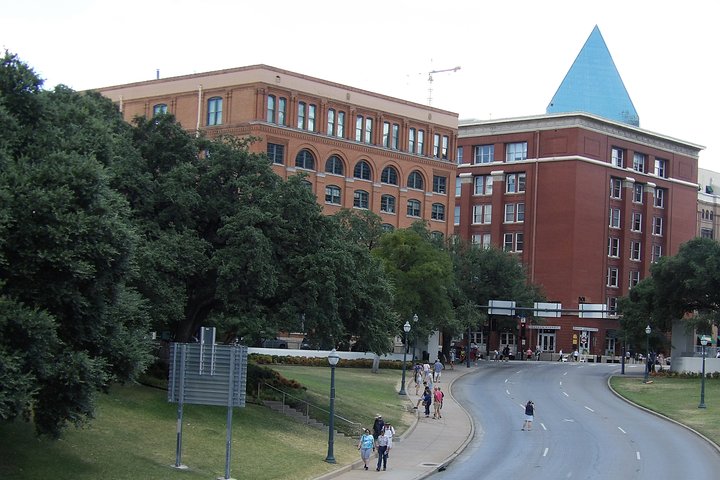 JFK Assassination Tour with JFK Museum and Oswald's Rooming House