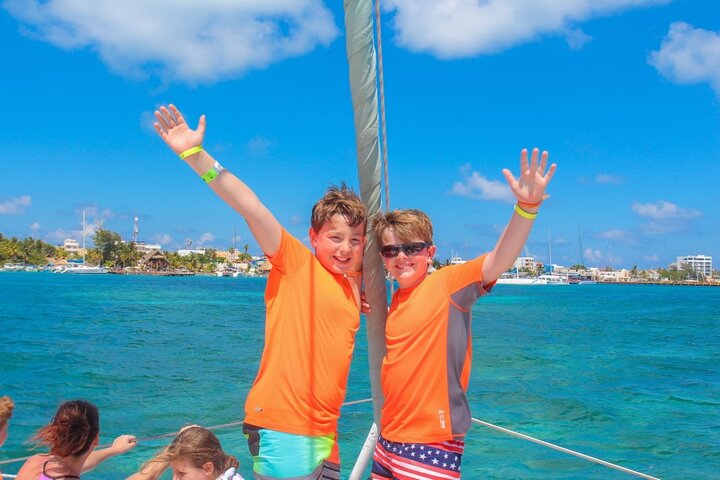 Half Day Sailing Private Catamaran to Isla Mujeres