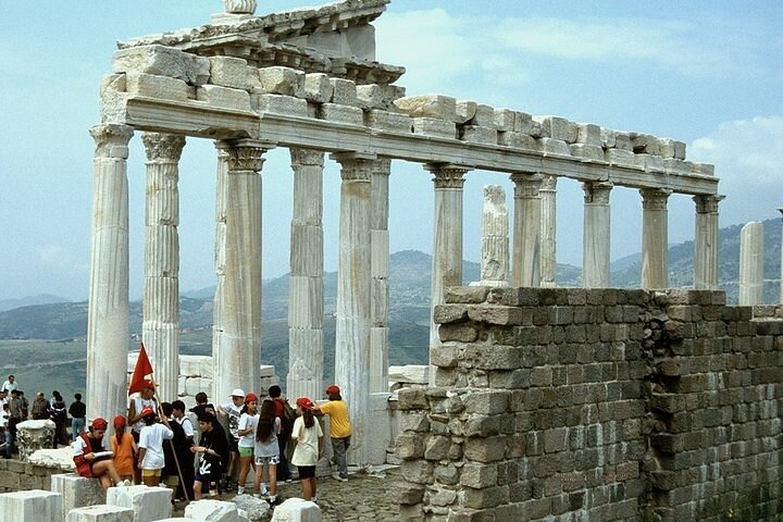 Private Transfers İzmir City or Adnan Menderes Apt to/from Pergamon Antic City
