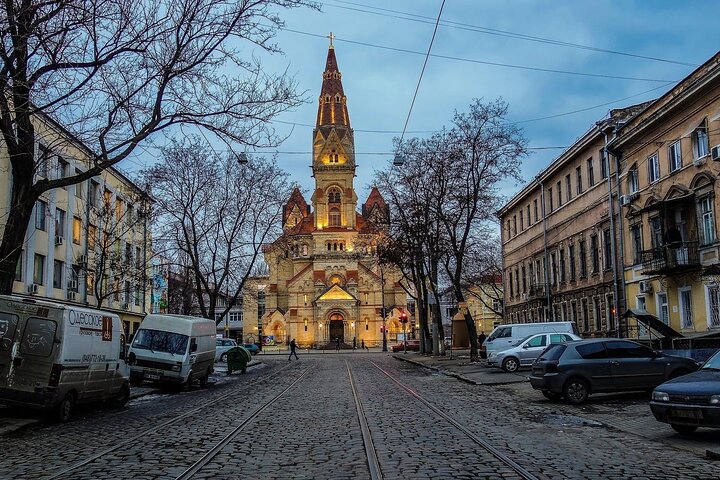 Romantic walking tour in Odessa