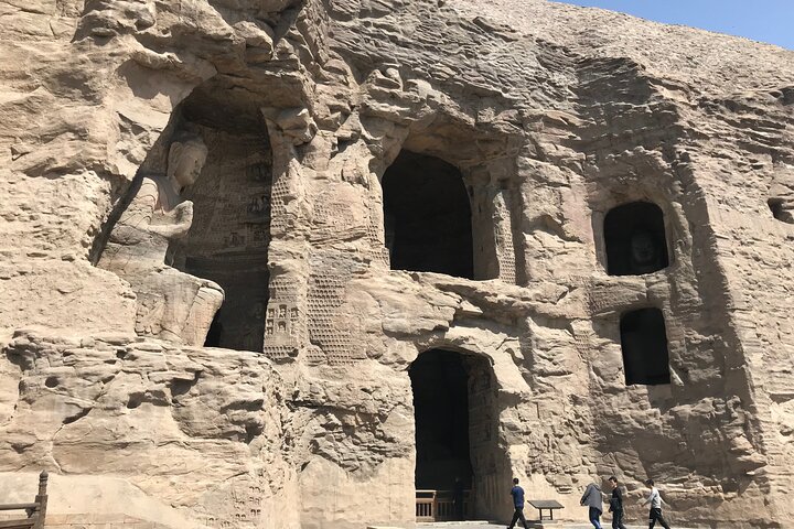 Private Day Tour to Yungang Caves from Taiyuan by fast train