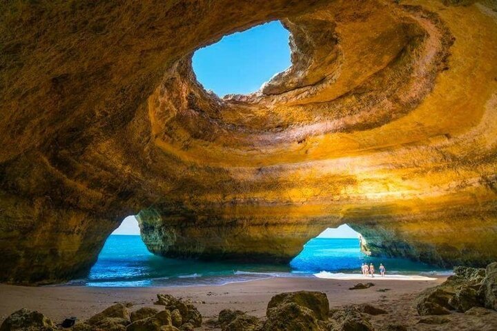 Boat trip to the caves of Benagil