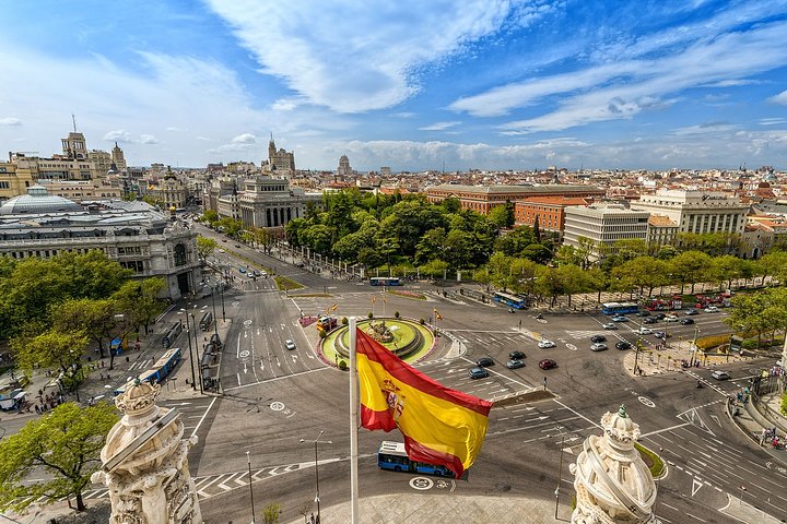 Porto to Madrid Up to 3 Stops: Aveiro, Salamanca & Ávila