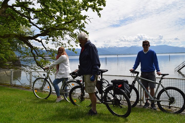 Bicycle tour to Friedrichshafen with a visit to the Zeppelin & Dornier Museum