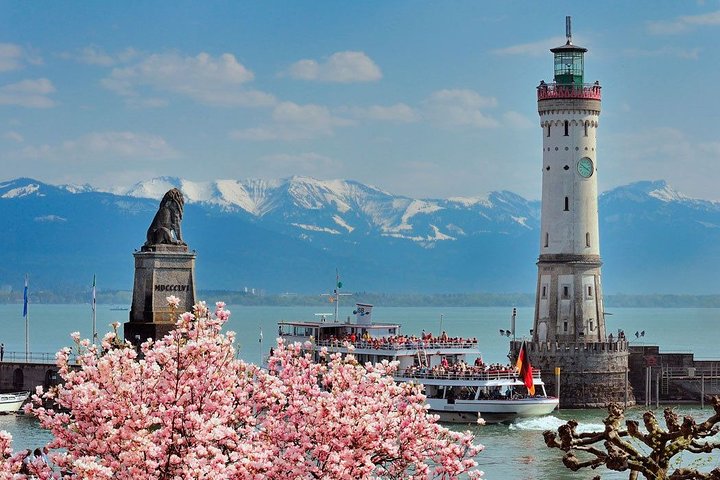 Bicycle tour to Friedrichshafen with a visit to the Zeppelin & Dornier Museum