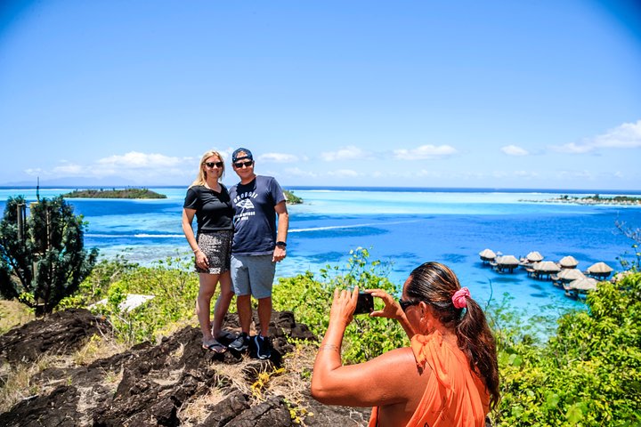 Bora Bora: Half Day Island 4WD Guided Tour
