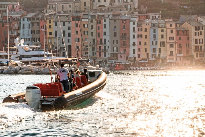 From La Spezia : boat trip in Cinque Terre, with free time ashore