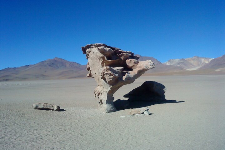 Luxury Uyuni Salt Flats 3D 2N Tour From La Paz by Air