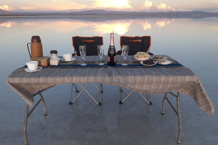 Luxury Uyuni Salt Flats 3D 2N Tour From La Paz by Air