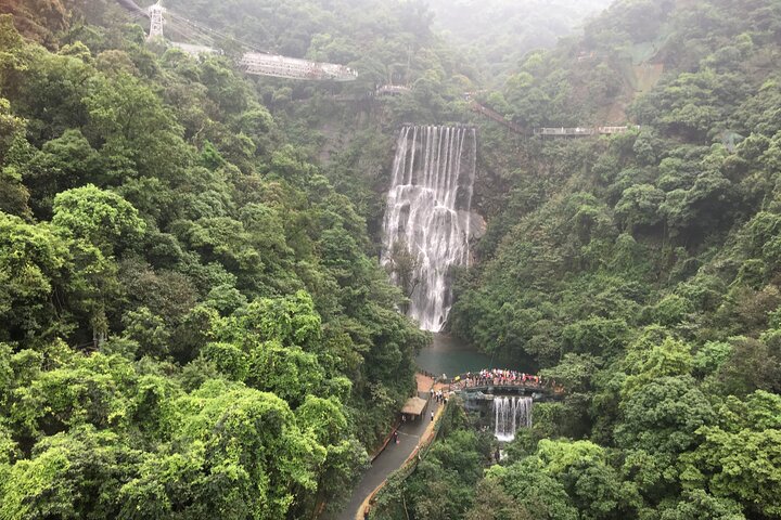 Private Day Tour to Gulong Canyon and Cave Fairland from Guangzhou