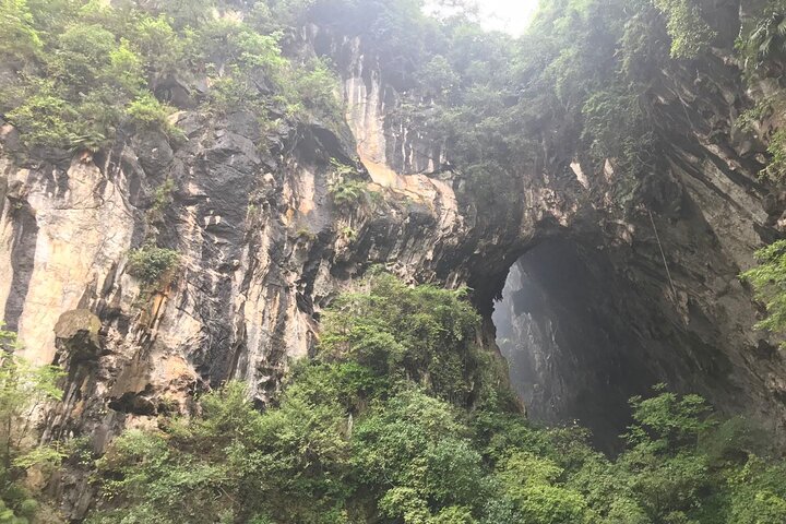 Private Day Tour to Gulong Canyon and Cave Fairland from Guangzhou
