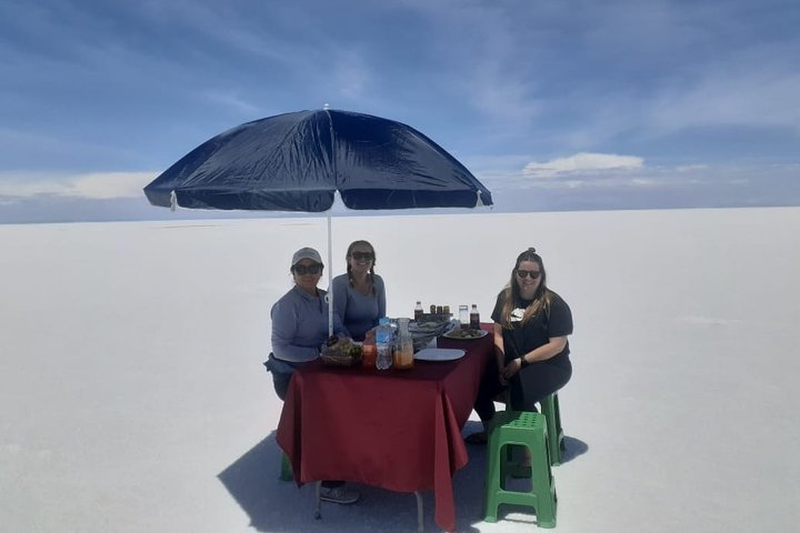 Private 1D 1N Trip from La Paz to Uyuni Salt Flats by Air.
