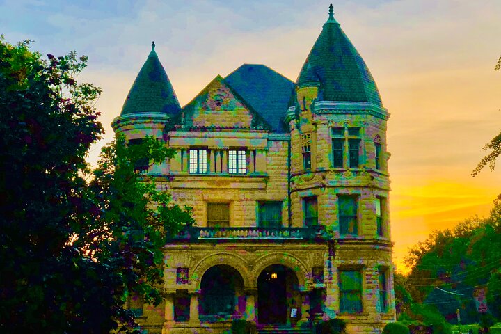 Old Louisville Ghost Tour as Recommended by The New York Times @ 4th and Ormsby