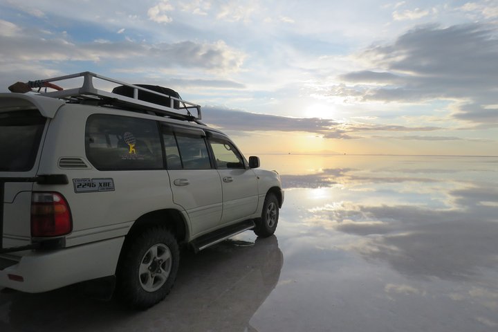 Luxury Uyuni Salt Flats 3D 2N Tour From La Paz by Air