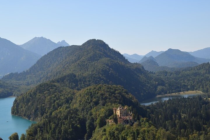 Full Day Tour to Neuschwanstein Castle incl. Carriage ride and guided tour