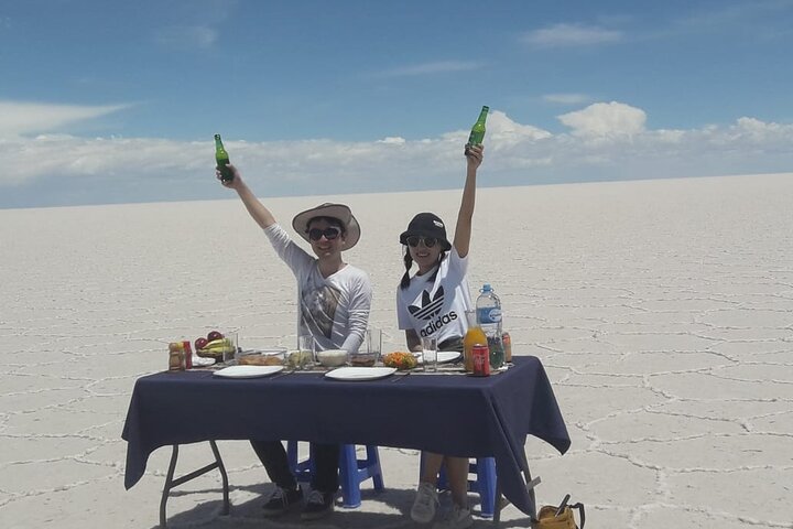 Luxury Uyuni Salt Flats 3D 2N Tour From La Paz by Air