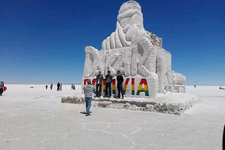 Private 1D 1N Trip from La Paz to Uyuni Salt Flats by Air.