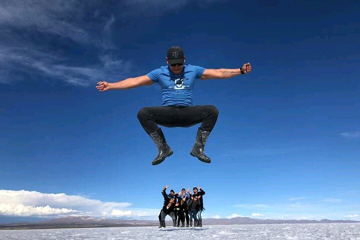 Private 1D 1N Trip from La Paz to Uyuni Salt Flats by Air.