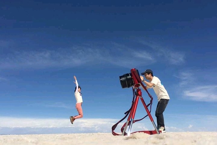 Private 1D 1N Trip from La Paz to Uyuni Salt Flats by Air.