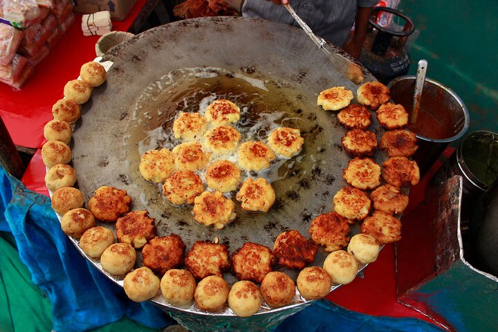 Nainital Street Food Crawl (2 Hours Guided Food Tasting Tour)