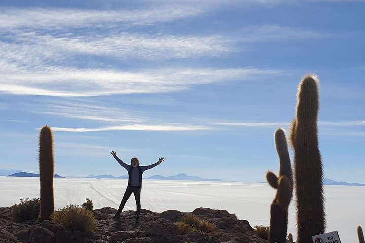 Private 1D 1N Trip from La Paz to Uyuni Salt Flats by Air.