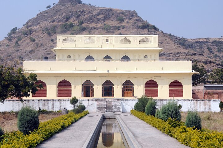 Highlights of Aurangabad (Guided Half-Day City Sightseeing Tor by Car)
