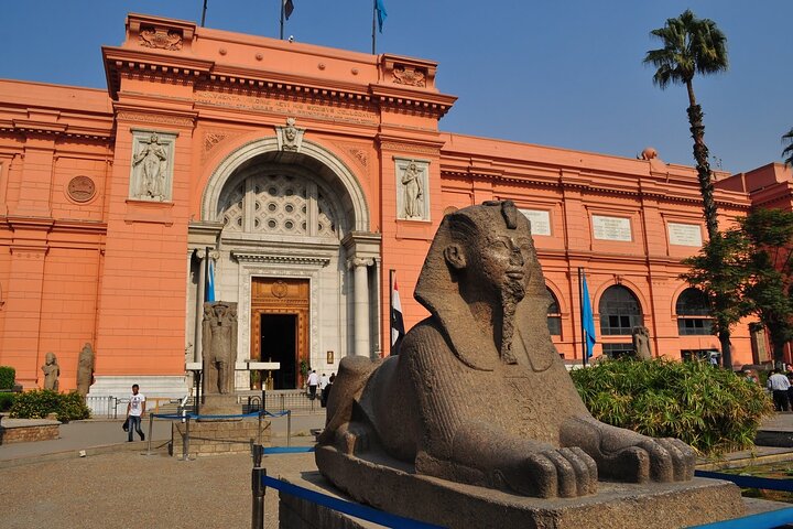 Private Day from Sharm to Cairo by plane, all entrance fees, Camel, Lunch, Guide