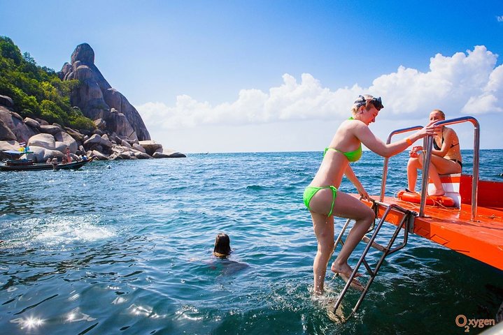 Snorkel Trip to Koh Nangyuan and Bays of Koh Tao By The Oxygen