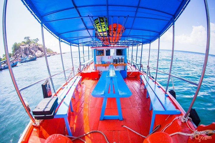 Snorkel Trip to Koh Nangyuan and Bays of Koh Tao By The Oxygen