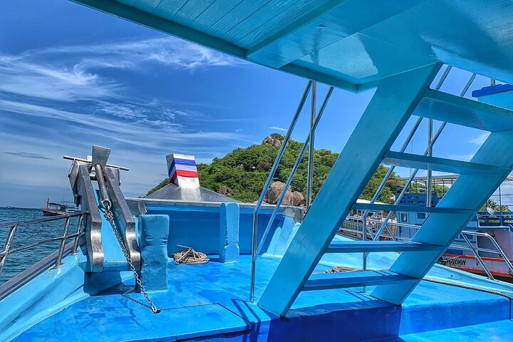Snorkel Trip to Koh Nangyuan and Bays of Koh Tao By The Oxygen