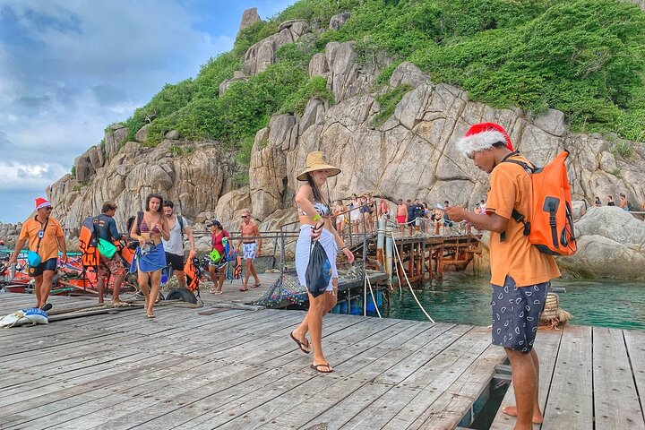 Snorkel Trip to Koh Nangyuan and Bays of Koh Tao By The Oxygen