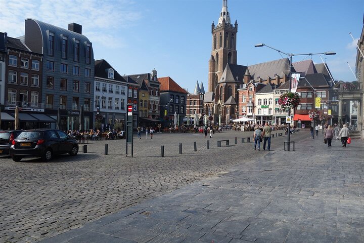 e-Scavenger hunt Roermond: Explore the city at your own pace
