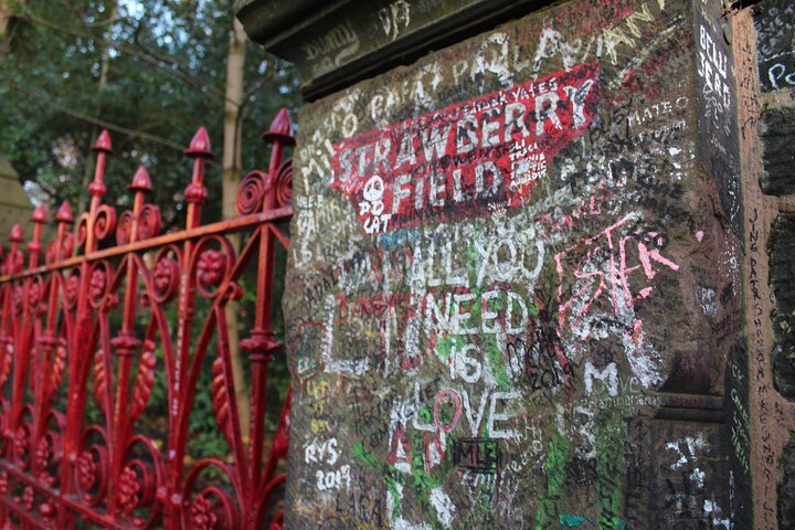 Private 3-Hour Guided Beatles Classic Tour of Liverpool