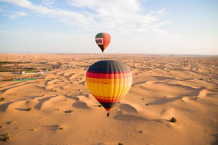 Hot Air Balloon Ride With Gourmet Breakfast and Falcon Show