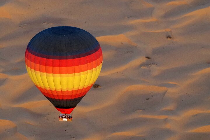 Hot Air Balloon Ride With Gourmet Breakfast and Falcon Show