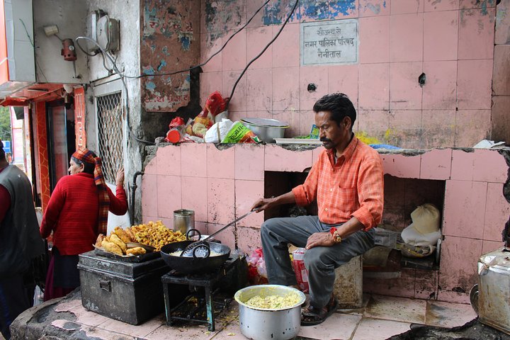 Nainital Street Food Crawl (2 Hours Guided Food Tasting Tour)