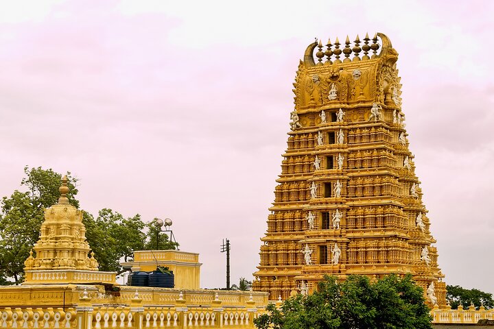 Best of Mysore (Guided Full Day City Sightseeing Tour by Car)