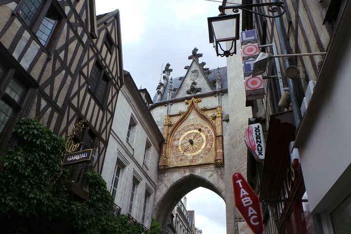 Touristic highlights of Auxerre a Private half day tour (4 Hours) with a local
