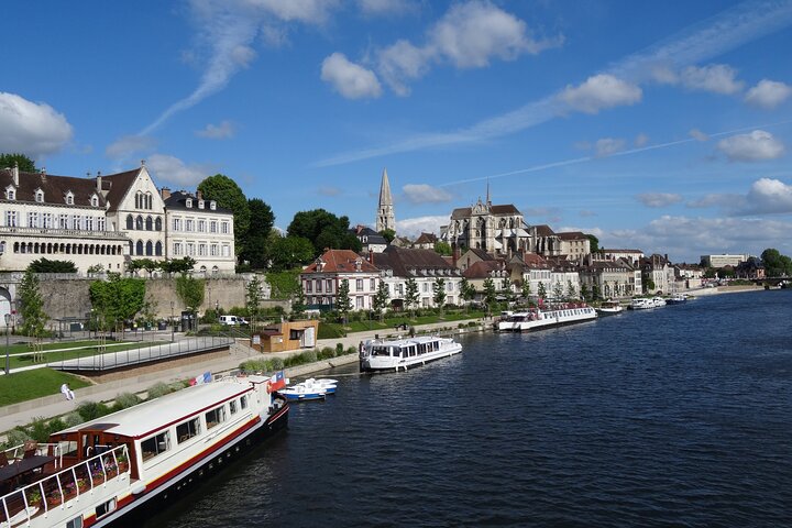 Touristic highlights of Auxerre a Private half day tour (4 Hours) with a local