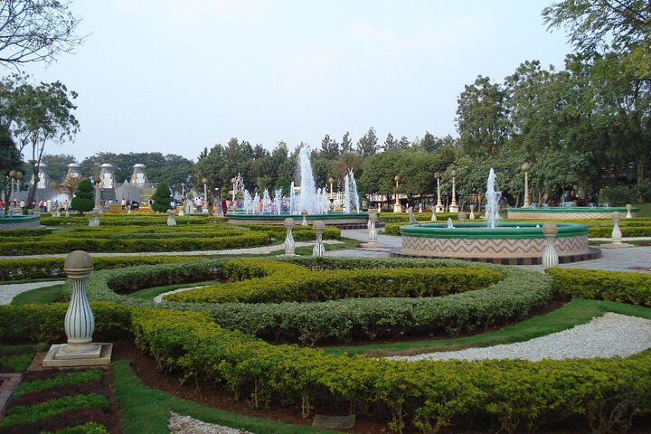 Night Walk Hyderabad (2 Hour Guided Walking Tour)