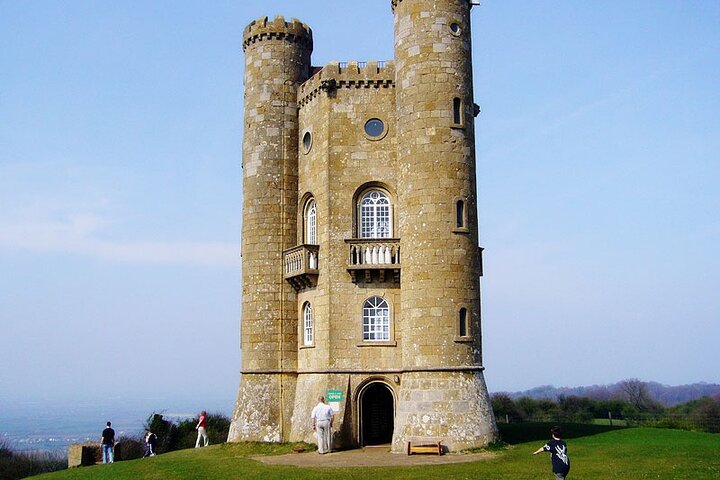 Cotswolds Electric Bike One Day Private Tour starts near Oxford