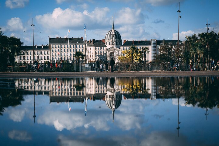 Surprise Walk of Nantes with a Local