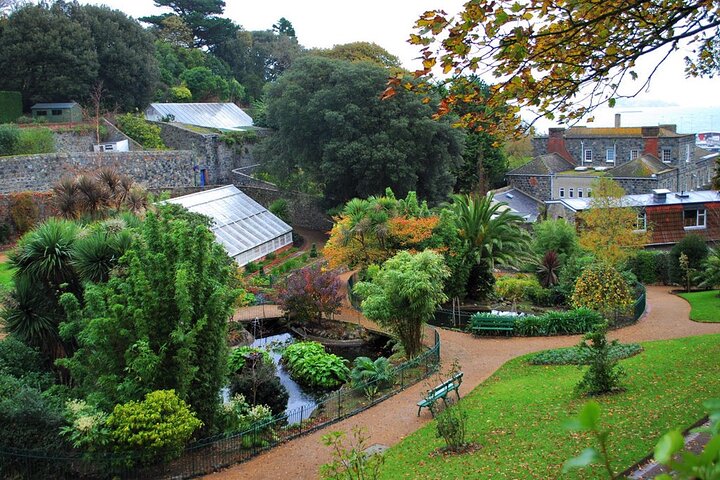 Guernsey City Tour - Walking Private Shore Tour
