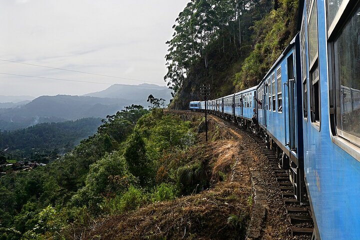 Nanu Oya to Ella train ride on (Train No: 1005 "Podi Menike")
