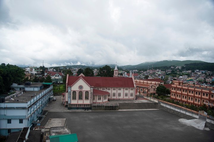 Laithmukhrah Walk in Shillong (2 Hours Guided Walking Tour)