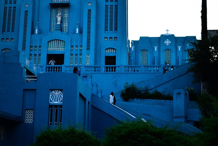 Laithmukhrah Walk in Shillong (2 Hours Guided Walking Tour)