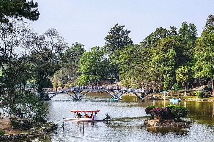 Tourisct Highlights of Shillong (Guided Fullday Sightseeing Tour by Car)