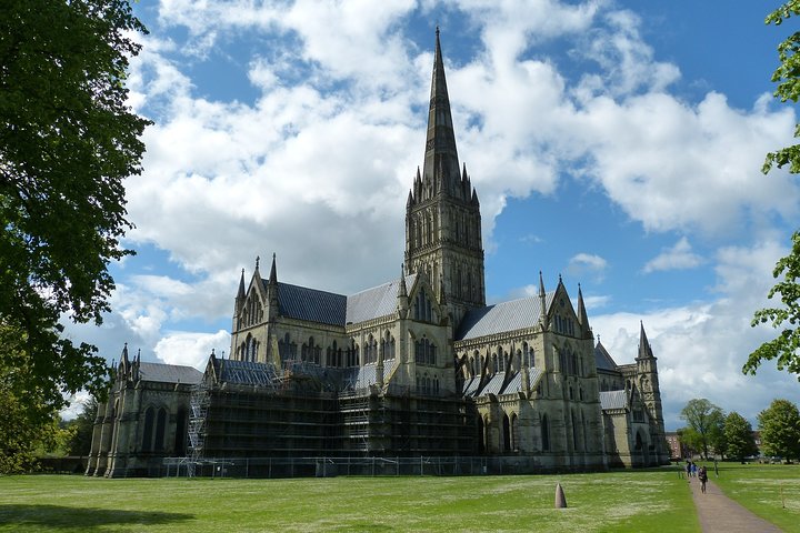 Salisbury Private Walking Tour with a Professional Guide